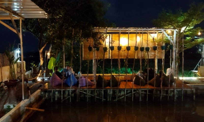 Sawah Nongkrong: A Green Oasis Amidst Cilacap's Busy Life